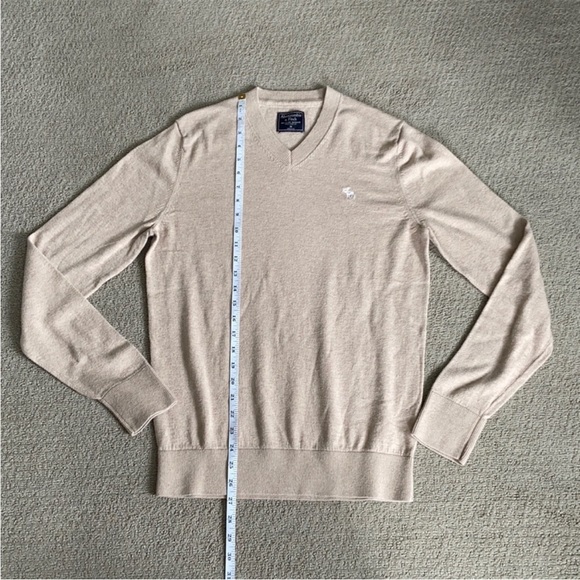 A&F V-Neck Sweater - Picture 2 of 4